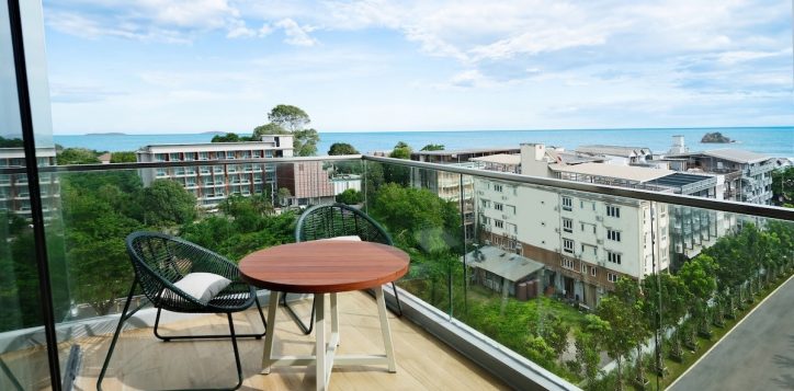 junior-suite-with-ocean-view-with-balcony-6-2